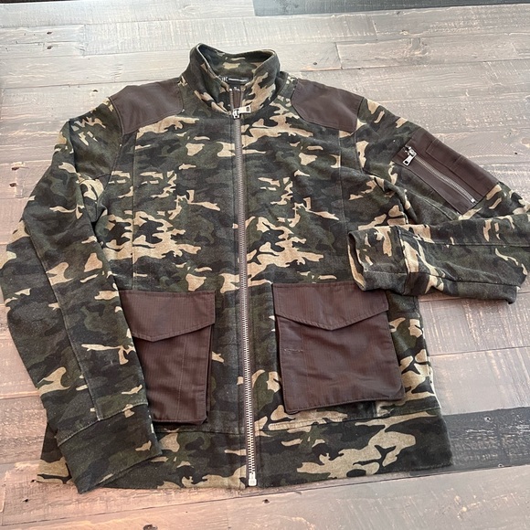 Inc Camo Design Jacket. Size M. - Picture 1 of 5